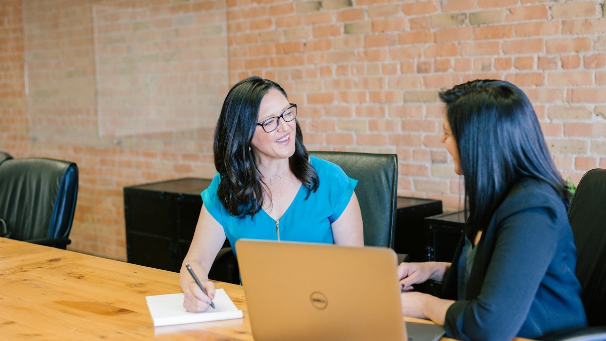 Digital growth marketer reviewing performance marketing metrics, acquisition costs, and ROAS